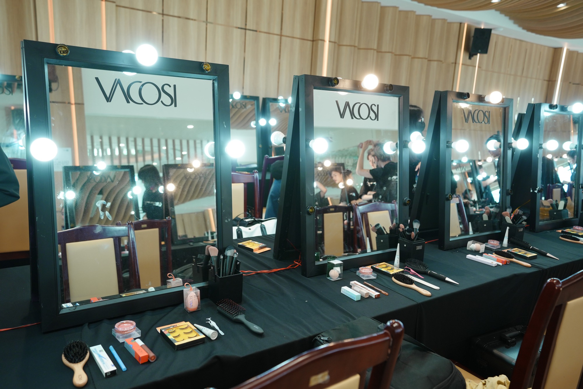 Vacosi tài trợ mỹ phẩm cho Hoa hậu Trái đất 2023- Ảnh 2.