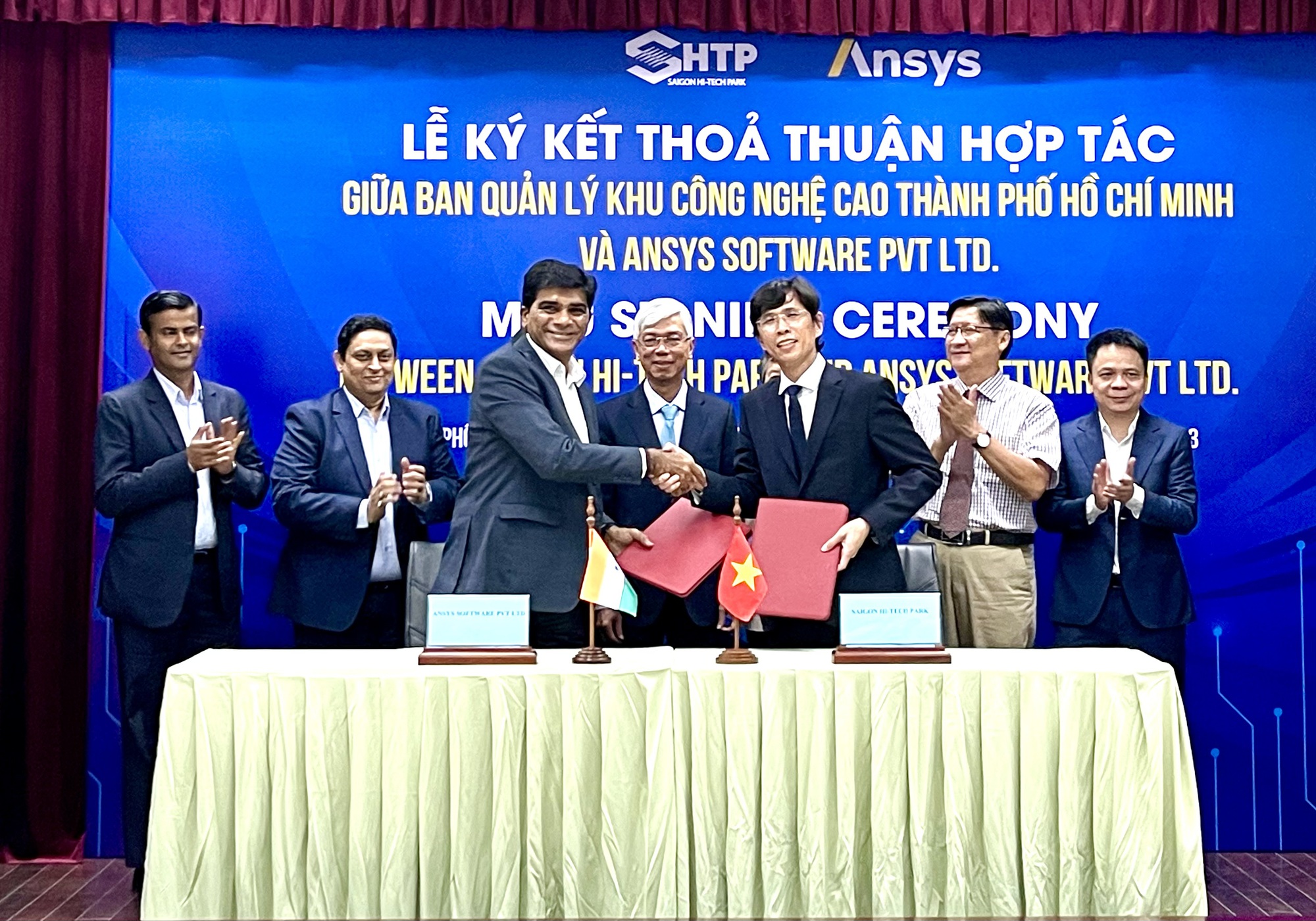 Trường ĐH sẽ được tiếp cận công nghệ mới nhất trong đào tạo vi mạch- Ảnh 2. Trường ĐH sẽ được tiếp cận công nghệ mới nhất trong đào tạo vi mạch- Ảnh 2.