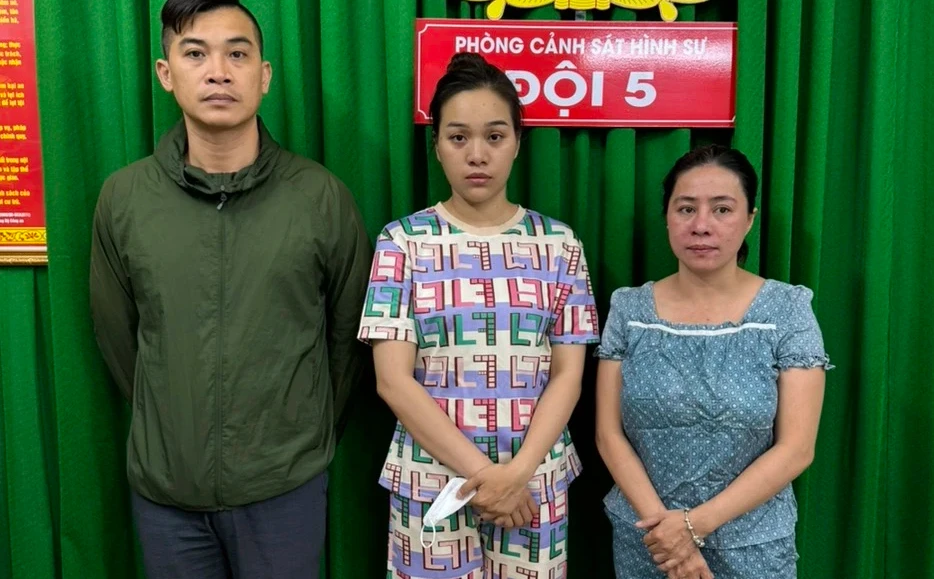 Cơ trưởng hàng không cầm đầu đường dây mại dâm ngàn đô- Ảnh 3.