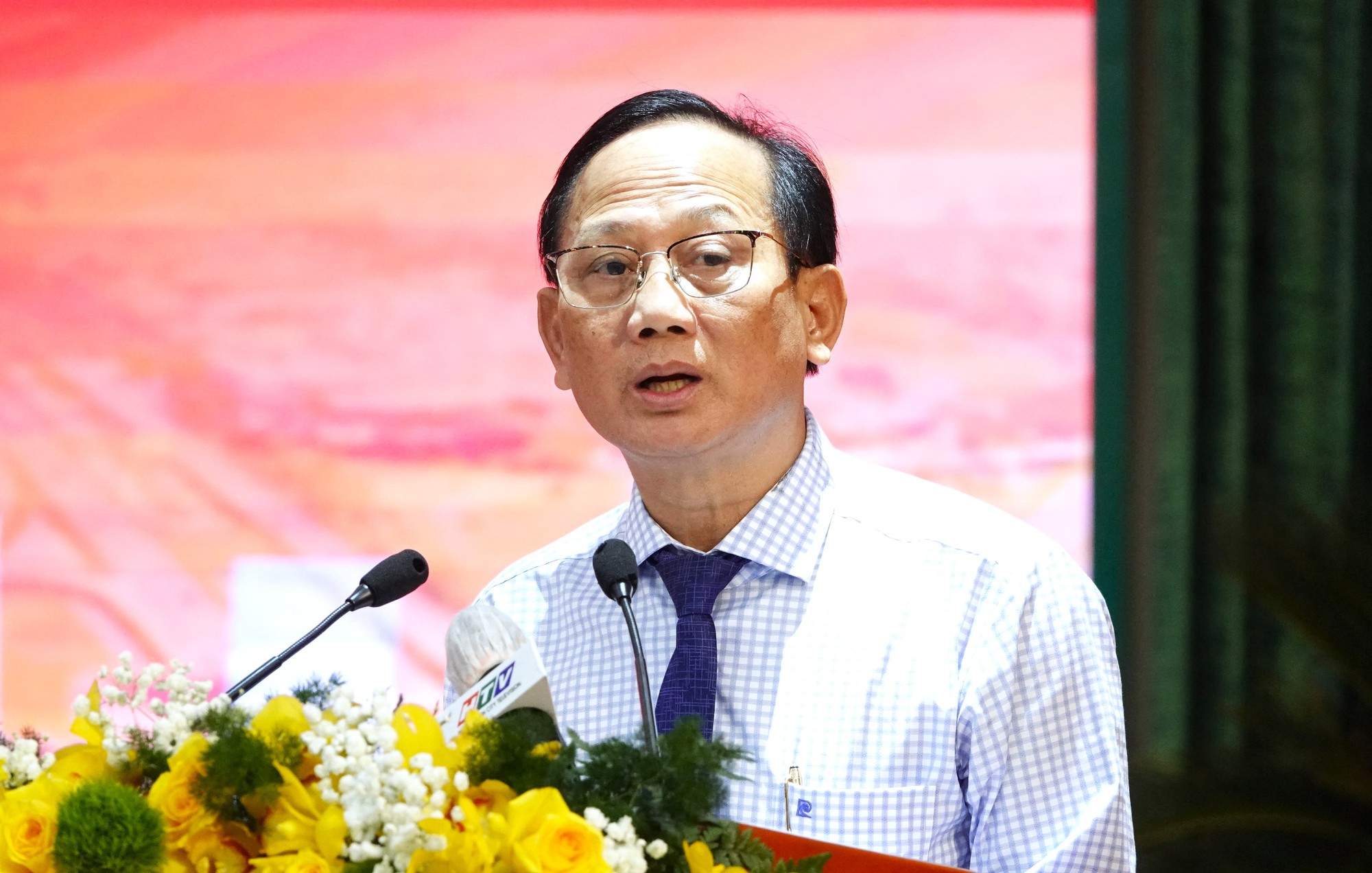 Bình Chánh thu ngân sách gấp 14 lần sau 20 năm chia tách - Ảnh 1. Bình Chánh thu ngân sách gấp 14 lần sau 20 năm chia tách - Ảnh 1.