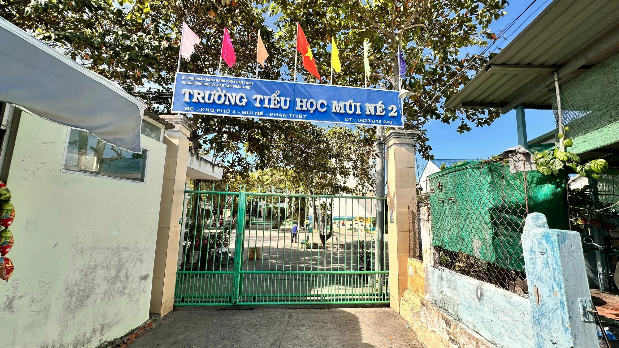 Bình Thuận: Đã xác định được người lạ vào trường tiểu học nghi bắt cóc học sinh- Ảnh 1. Bình Thuận: Đã xác định được người lạ vào trường tiểu học nghi bắt cóc học sinh- Ảnh 1.