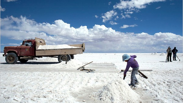 Bolivia khánh thành nhà máy sản xuất lithium đầu tiên Bolivia khánh thành nhà máy sản xuất lithium đầu tiên