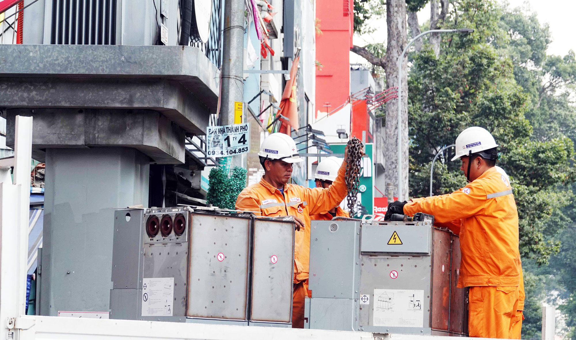 Cải tiến giảm bậc, bao nhiêu hộ phải tăng tiền điện? - Ảnh 1. Cải tiến giảm bậc, bao nhiêu hộ phải tăng tiền điện? - Ảnh 1.