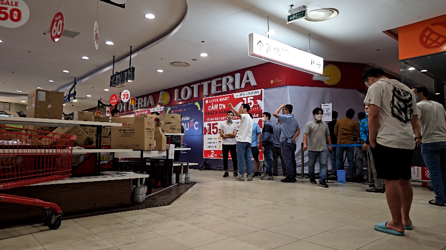 Cháy siêu thị Lotte Mart Q.7, TP.HCM: Chập điện máy hút khói, đã mở cửa trở lại- Ảnh 2.