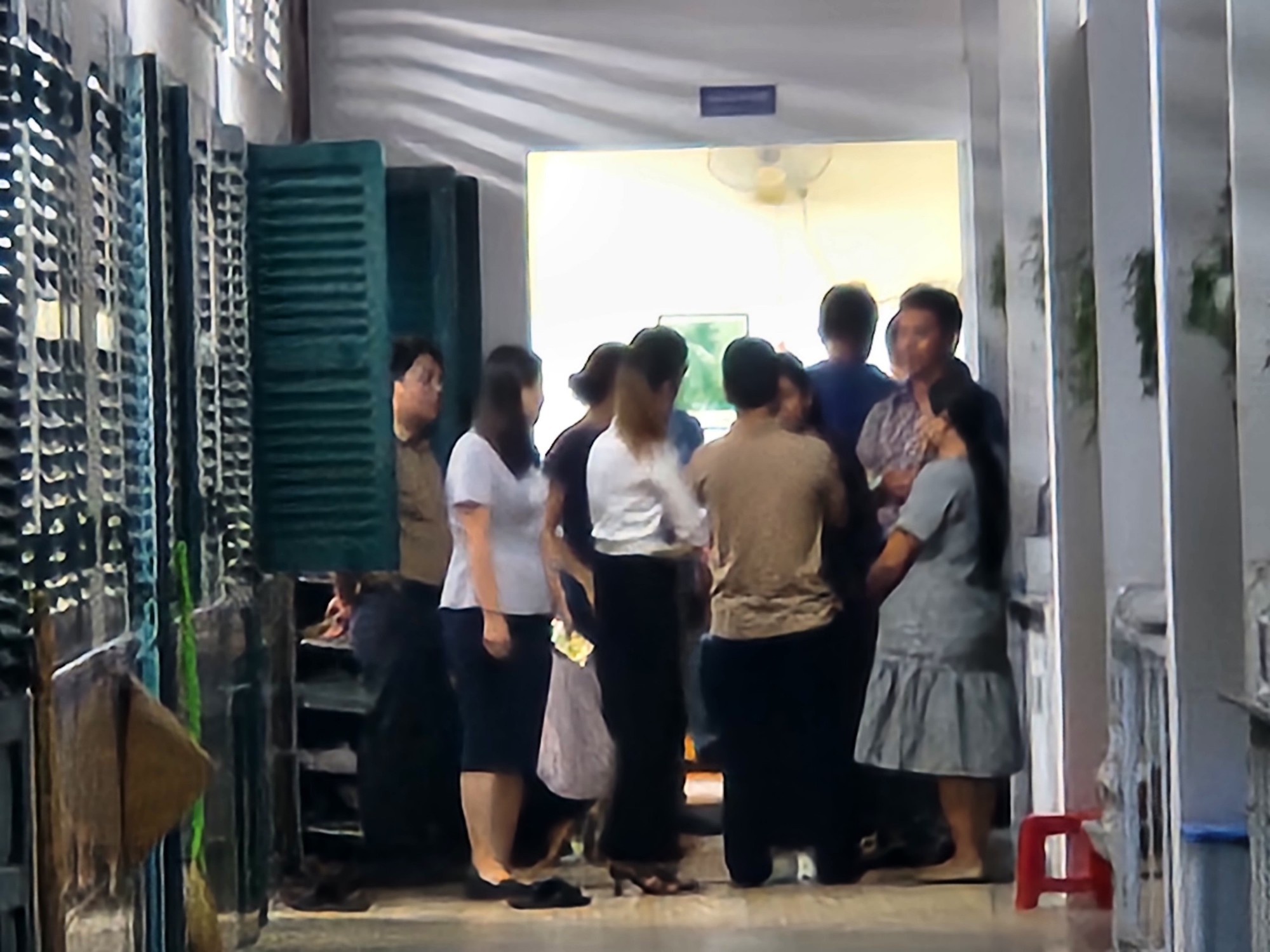 Điểm nóng giáo dục 2023: Lạm thu, 'quỹ lớp' gây buồn phiền- Ảnh 1. Điểm nóng giáo dục 2023: Lạm thu, 'quỹ lớp' gây buồn phiền- Ảnh 1.