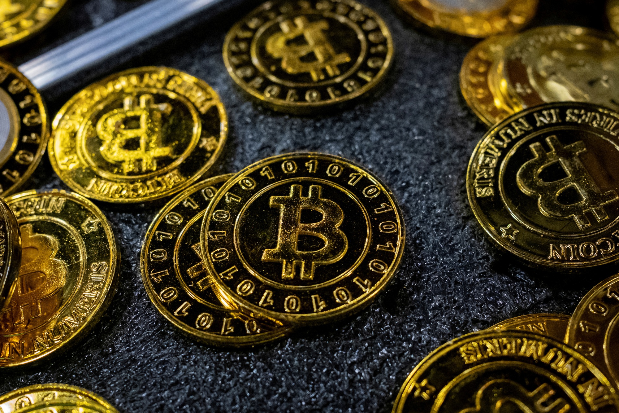 Giá trị Bitcoin đạt mức cao nhất trong 1,5 năm qua - Ảnh 1. Giá trị Bitcoin đạt mức cao nhất trong 1,5 năm qua - Ảnh 1.