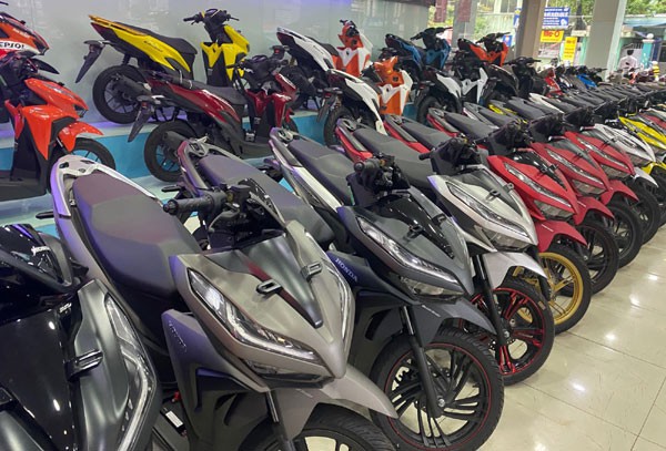 Giá xe máy cuối năm giảm mạnh, hết thời “chặt chém” khách hàng Giá xe máy cuối năm giảm mạnh, hết thời “chặt chém” khách hàng