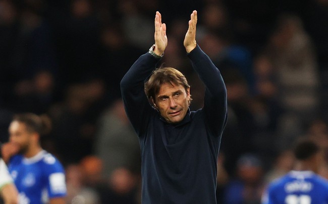 HLV Antonio Conte trên đường trở lại dẫn dắt Juventus