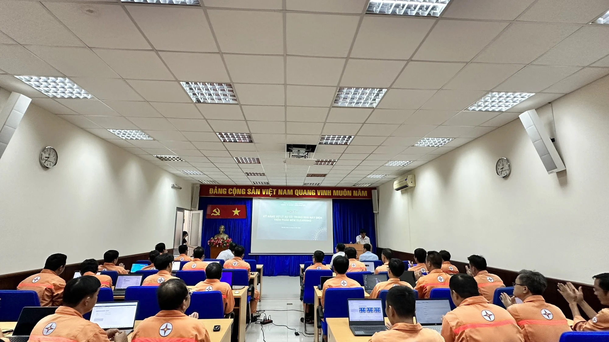 Hội thi kỹ năng xử lý sự cố trong nhà máy điện - Ảnh 1. Hội thi kỹ năng xử lý sự cố trong nhà máy điện - Ảnh 1.