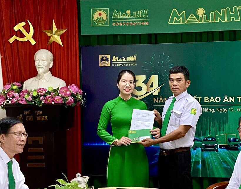 Thưởng nóng tài xế giúp gia đình sản phụ vượt cạn trên xe taxi - Ảnh 1. Thưởng nóng tài xế giúp gia đình sản phụ vượt cạn trên xe taxi - Ảnh 1.