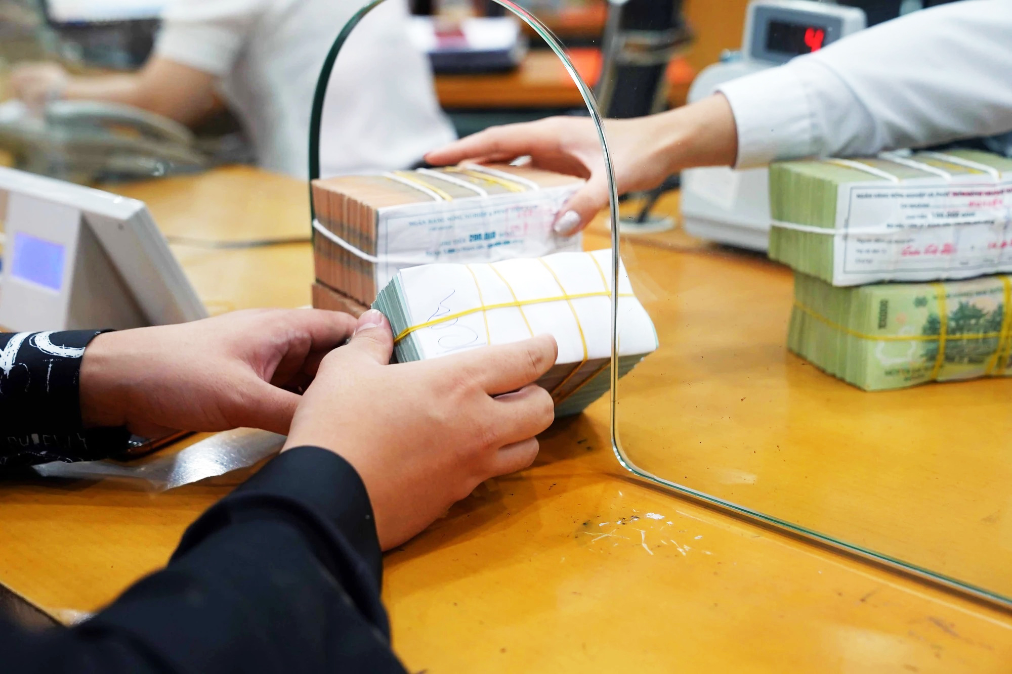 Lãi suất cho vay cá nhân vẫn cao ngất ngưởngẢnh: Ngọc Thắng Lãi suất cho vay cá nhân vẫn cao ngất ngưởngẢnh: Ngọc Thắng