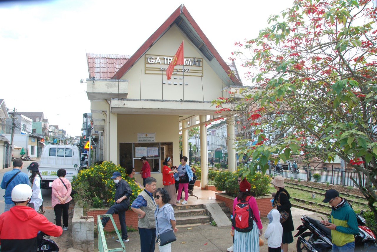 Làm mới tour tàu cổ Đà Lạt - Trại Mát Làm mới tour tàu cổ Đà Lạt - Trại Mát