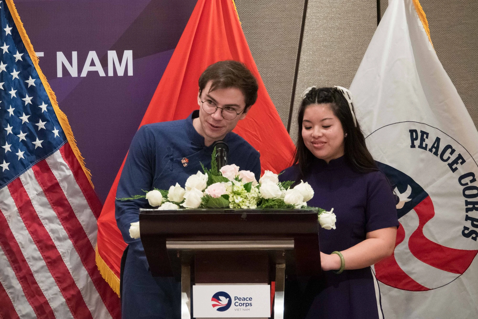 Lần đầu tiên, nhóm tình nguyện viên Mỹ Chương trình Hòa bình đến TP.HCM dạy tiếng Anh- Ảnh 1. Lần đầu tiên, nhóm tình nguyện viên Mỹ Chương trình Hòa bình đến TP.HCM dạy tiếng Anh- Ảnh 1.