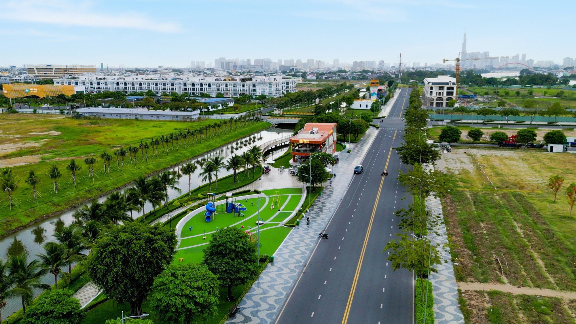 Ngân hàng đã cho vay lĩnh vực bất động sản bao nhiêu? - Ảnh 1. Ngân hàng đã cho vay lĩnh vực bất động sản bao nhiêu? - Ảnh 1.