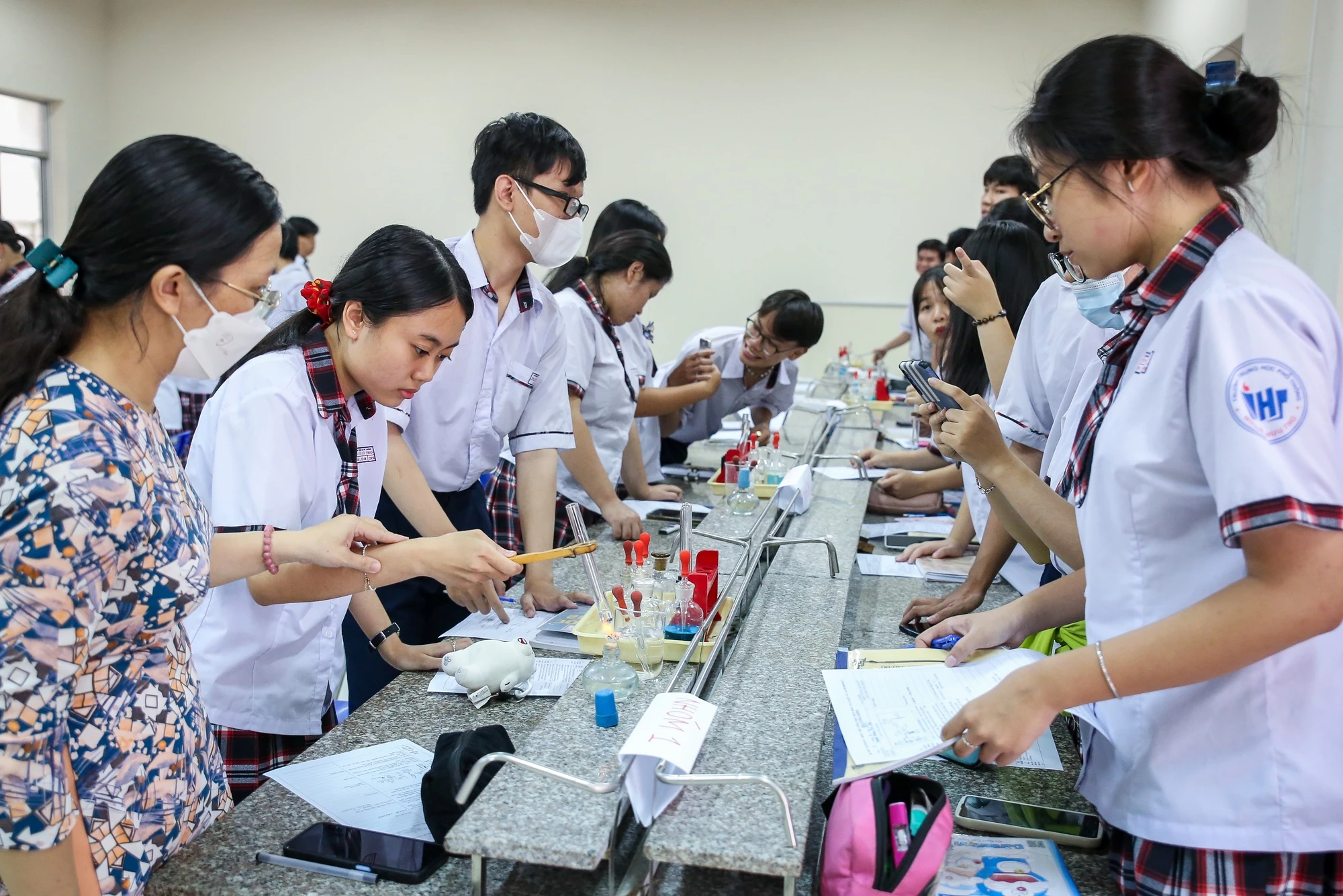 Nguy cơ thừa giáo viên các môn tự nhiên do ít học sinh đăng ký - Ảnh 1. Nguy cơ thừa giáo viên các môn tự nhiên do ít học sinh đăng ký - Ảnh 1.