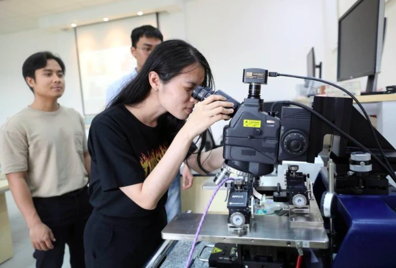 Những trường ĐH nào tuyển sinh ngành học về vi mạch bán dẫn?- Ảnh 2. Những trường ĐH nào tuyển sinh ngành học về vi mạch bán dẫn?- Ảnh 2.