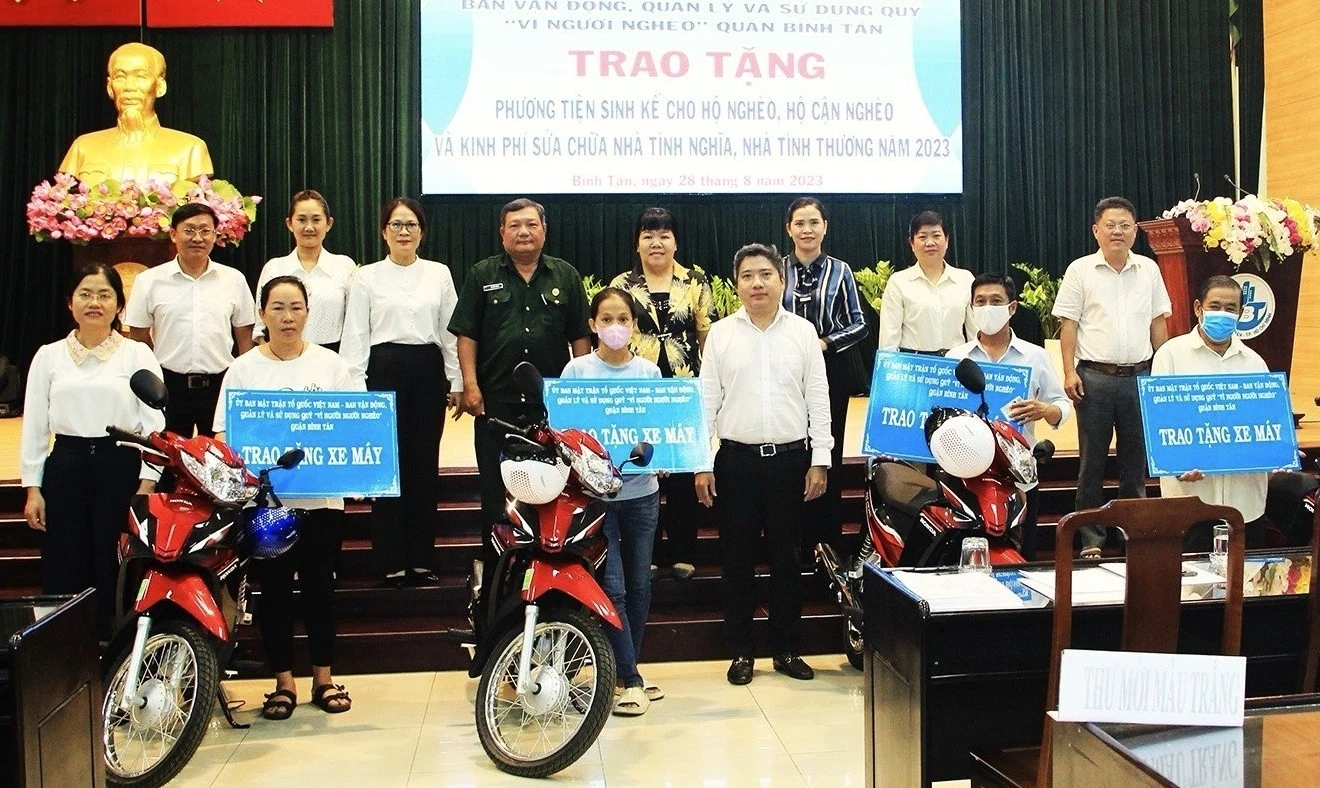Q.Bình Tân không còn hộ nghèo theo chuẩn đa chiều - Ảnh 1. Q.Bình Tân không còn hộ nghèo theo chuẩn đa chiều - Ảnh 1.