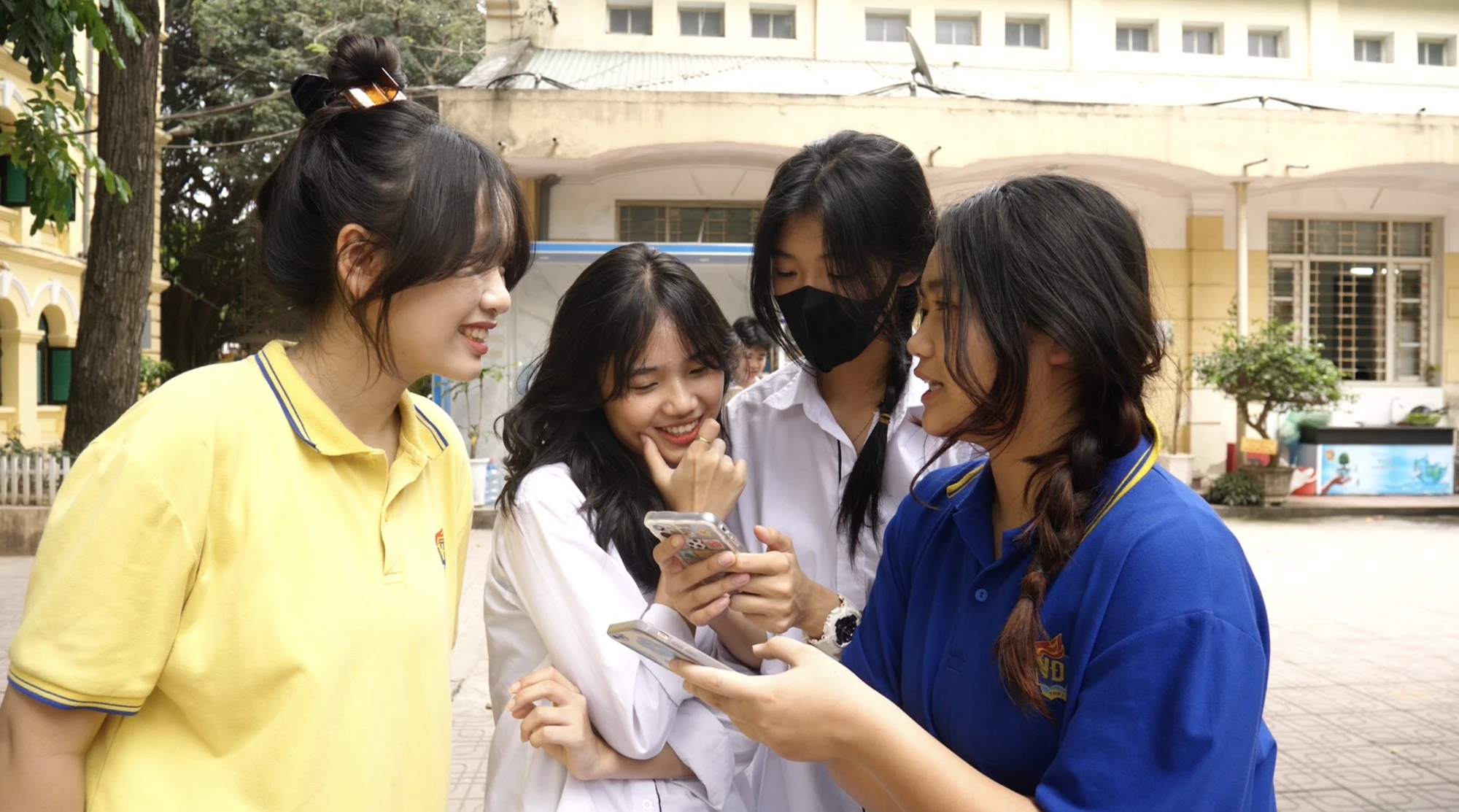 Sửa quy chế thi tốt nghiệp THPT: IELTS từ 4.0 vẫn tính điểm 10 môn ngoại ngữ- Ảnh 1. Sửa quy chế thi tốt nghiệp THPT: IELTS từ 4.0 vẫn tính điểm 10 môn ngoại ngữ- Ảnh 1.