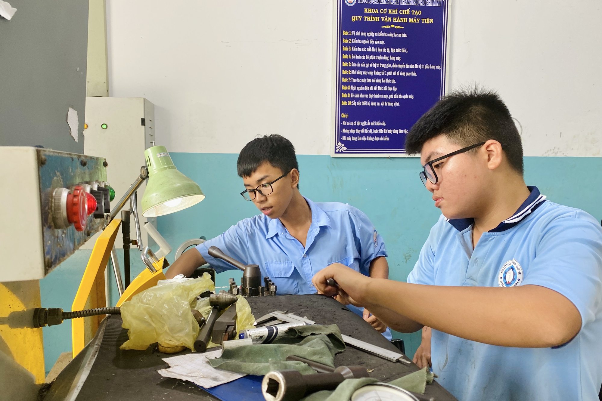 Những điểm nghẽn của thị trường lao động hiện nay- Ảnh 2.