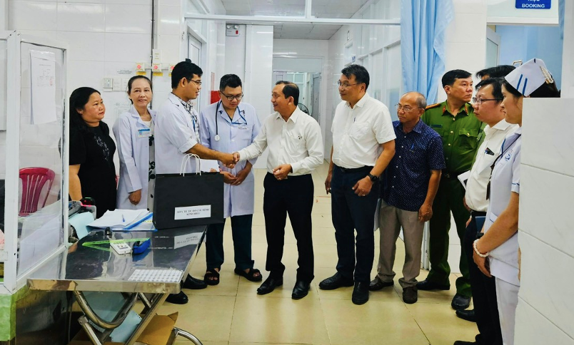 Sở Y tế TP.HCM: Xử lý nghiêm việc hành hung nhân viên y tế Bệnh viện Q.7 - Ảnh 1. Sở Y tế TP.HCM: Xử lý nghiêm việc hành hung nhân viên y tế Bệnh viện Q.7 - Ảnh 1.