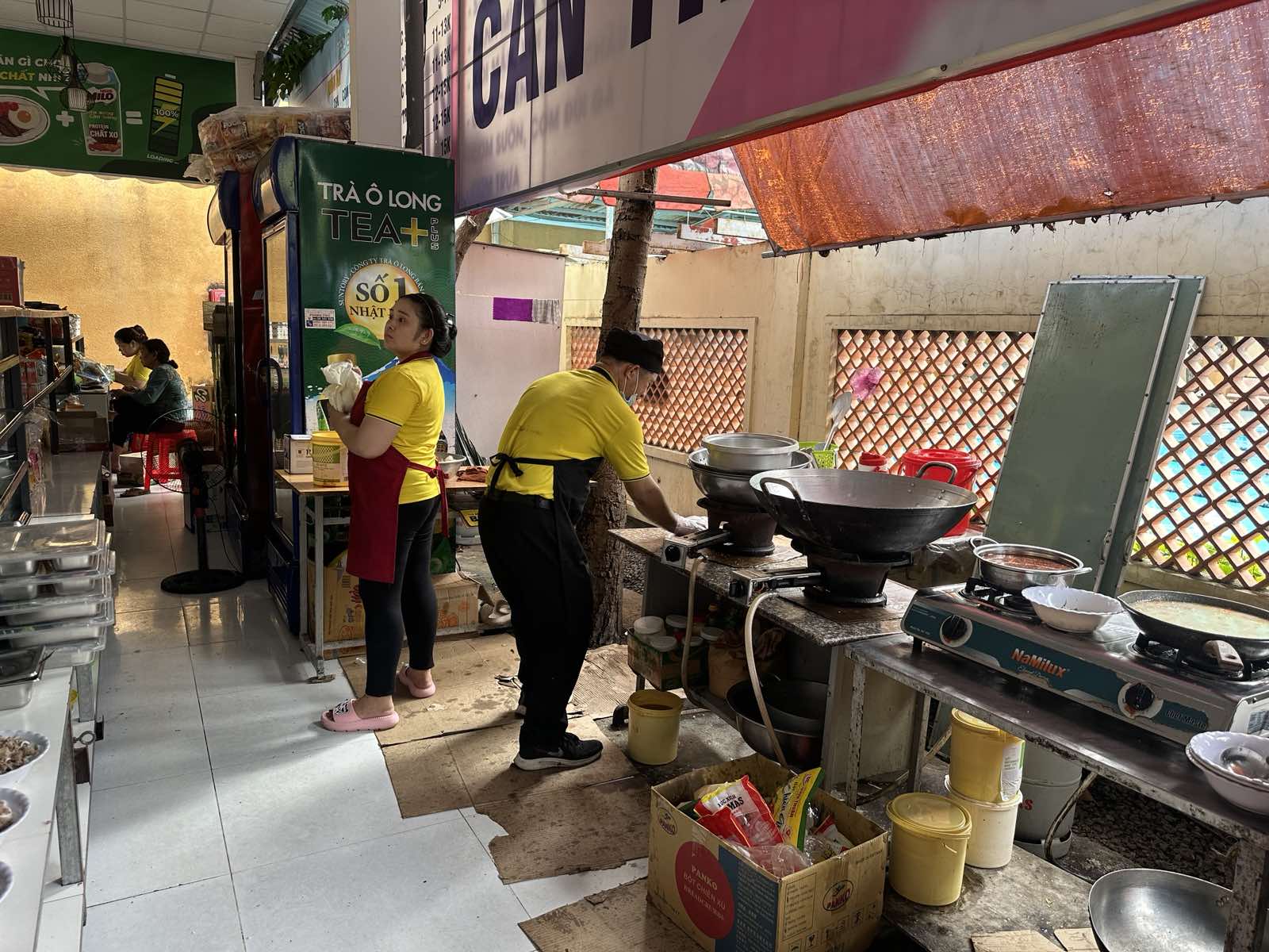 Sở GD-ĐT nói gì về trách nhiệm của hiệu trưởng khi tổ chức bữa ăn bán trú- Ảnh 1. Sở GD-ĐT nói gì về trách nhiệm của hiệu trưởng khi tổ chức bữa ăn bán trú- Ảnh 1.