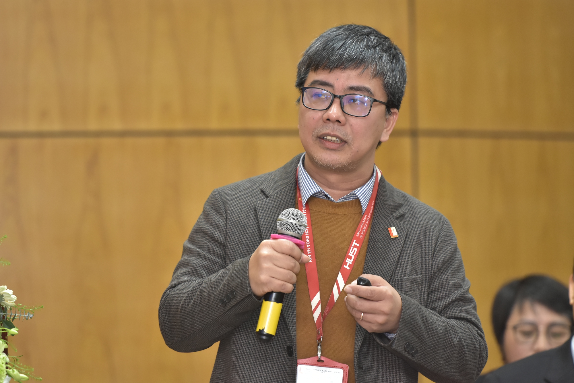 Vi phạm liêm chính học thuật phổ biến nhất là tùy tiện gắn tên tác giả - Ảnh 1. Vi phạm liêm chính học thuật phổ biến nhất là tùy tiện gắn tên tác giả - Ảnh 1.