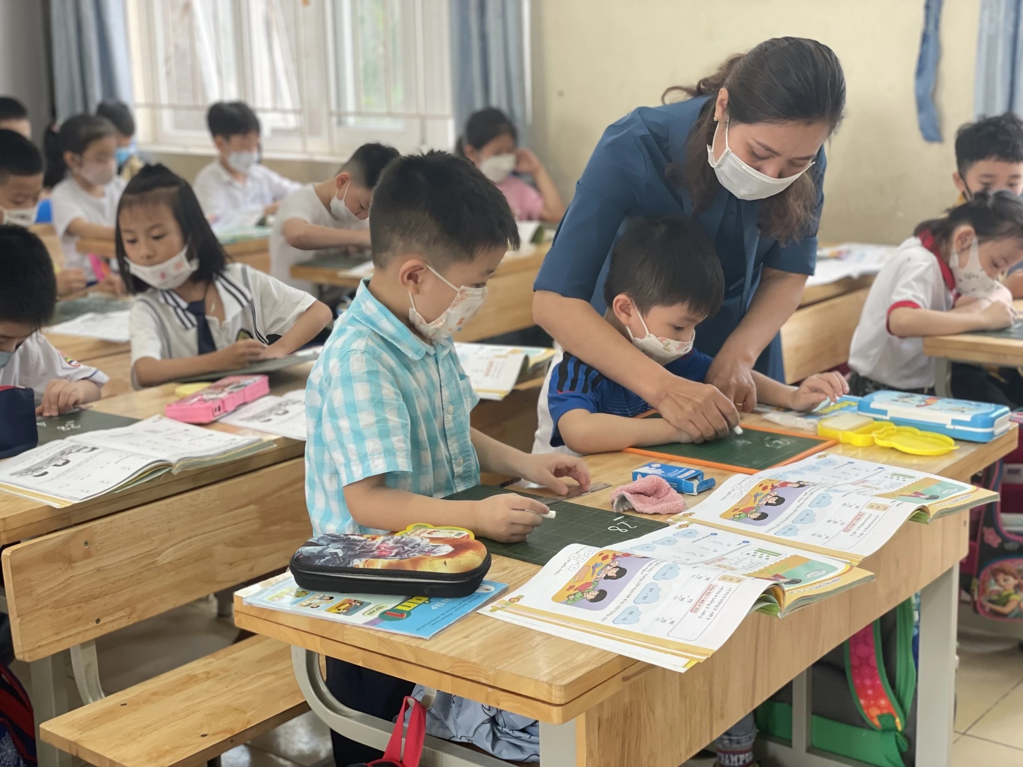 Vai trò trung tâm của người thầy- Ảnh 2. Vai trò trung tâm của người thầy- Ảnh 2.