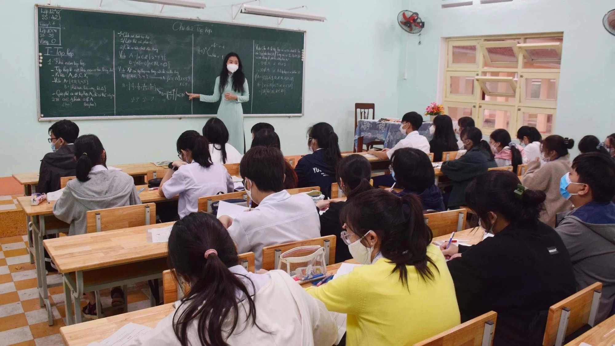 Giáo viên không có sáng kiến vẫn có thể đạt 'Chiến sĩ thi đua'?- Ảnh 2. Giáo viên không có sáng kiến vẫn có thể đạt 'Chiến sĩ thi đua'?- Ảnh 2.