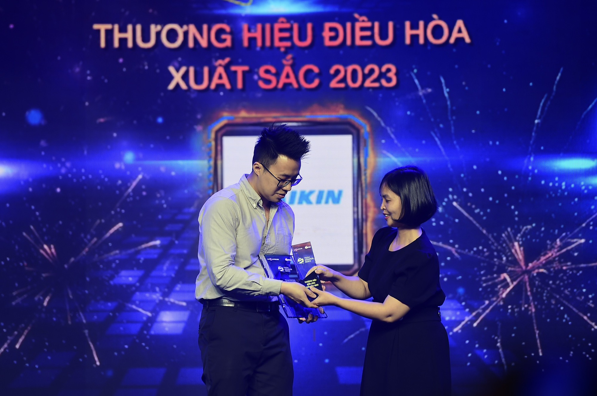 Tech Awards 2023: Huawei thắng hạng mục Thương hiệu Xanh, iPhone 15 Pro Max là điện thoại xuất sắc nhất