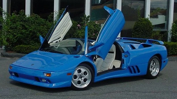 Chiếc Lamborghini ‘độ’ riêng cho ông Trump chuẩn bị lên sàn đấu giá- Ảnh 3.