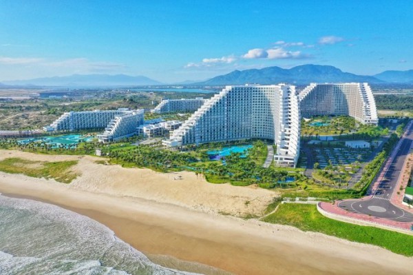 Khai trương khách sạn The Empyrean Cam Ranh Beach Resort