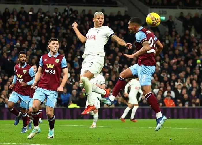 Vòng 3 FA Cup - Tottenham nhọc nhằn giành chiến thắng trước Burnley