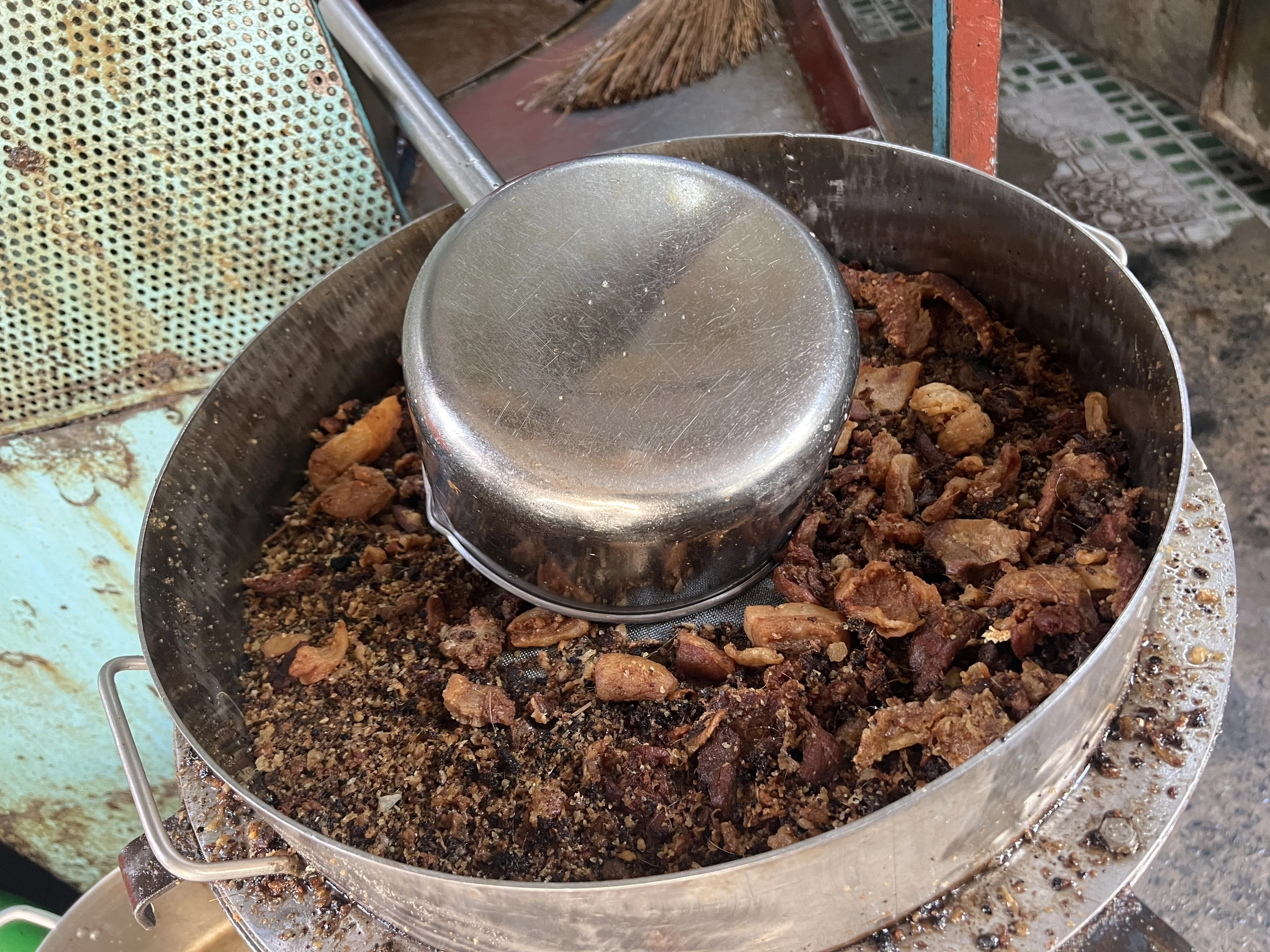 Khiếp hãi bì heo bẩn ở TP.HCM- Ảnh 6. Khiếp hãi bì heo bẩn ở TP.HCM- Ảnh 6.
