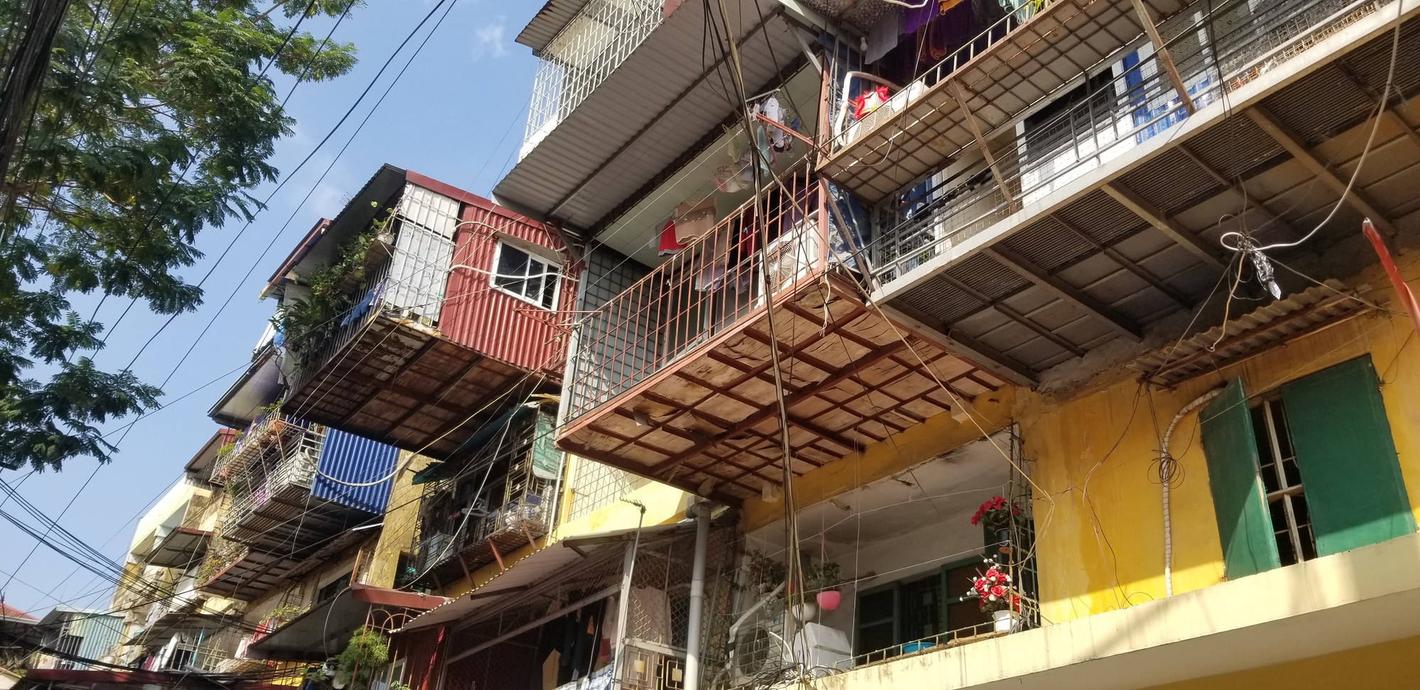 Hải Phòng: Hàng trăm lồng sắt, 'chuồng cọp' vẫn chênh vênh tại các chung cư cao tầng- Ảnh 4.