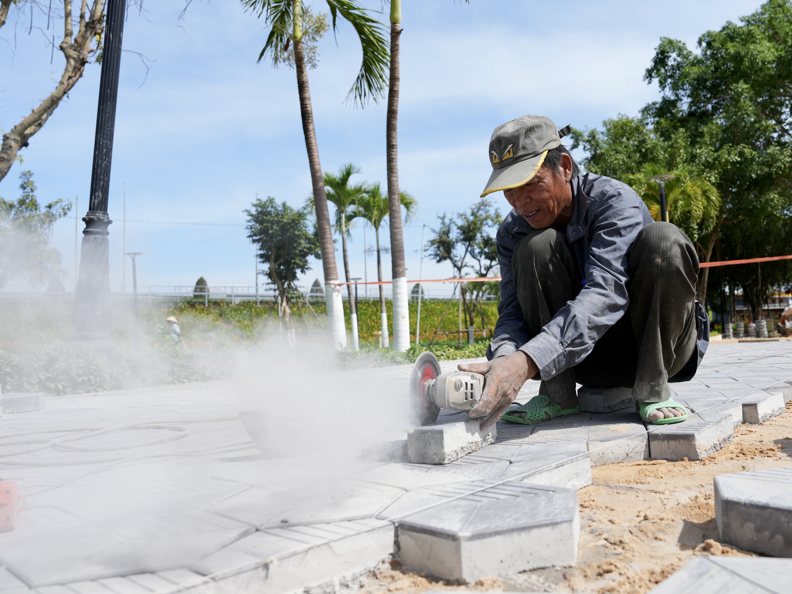 Xuyên Mộc tất bật chỉnh trang đô thị đón Tết Nguyên đán Giáp Thìn- Ảnh 4. Xuyên Mộc tất bật chỉnh trang đô thị đón Tết Nguyên đán Giáp Thìn- Ảnh 4.