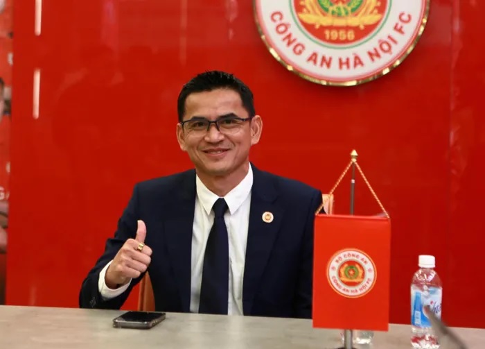 HLV Kiatisuk ra mắt CLB Công an Hà Nội HLV Kiatisuk ra mắt CLB Công an Hà Nội