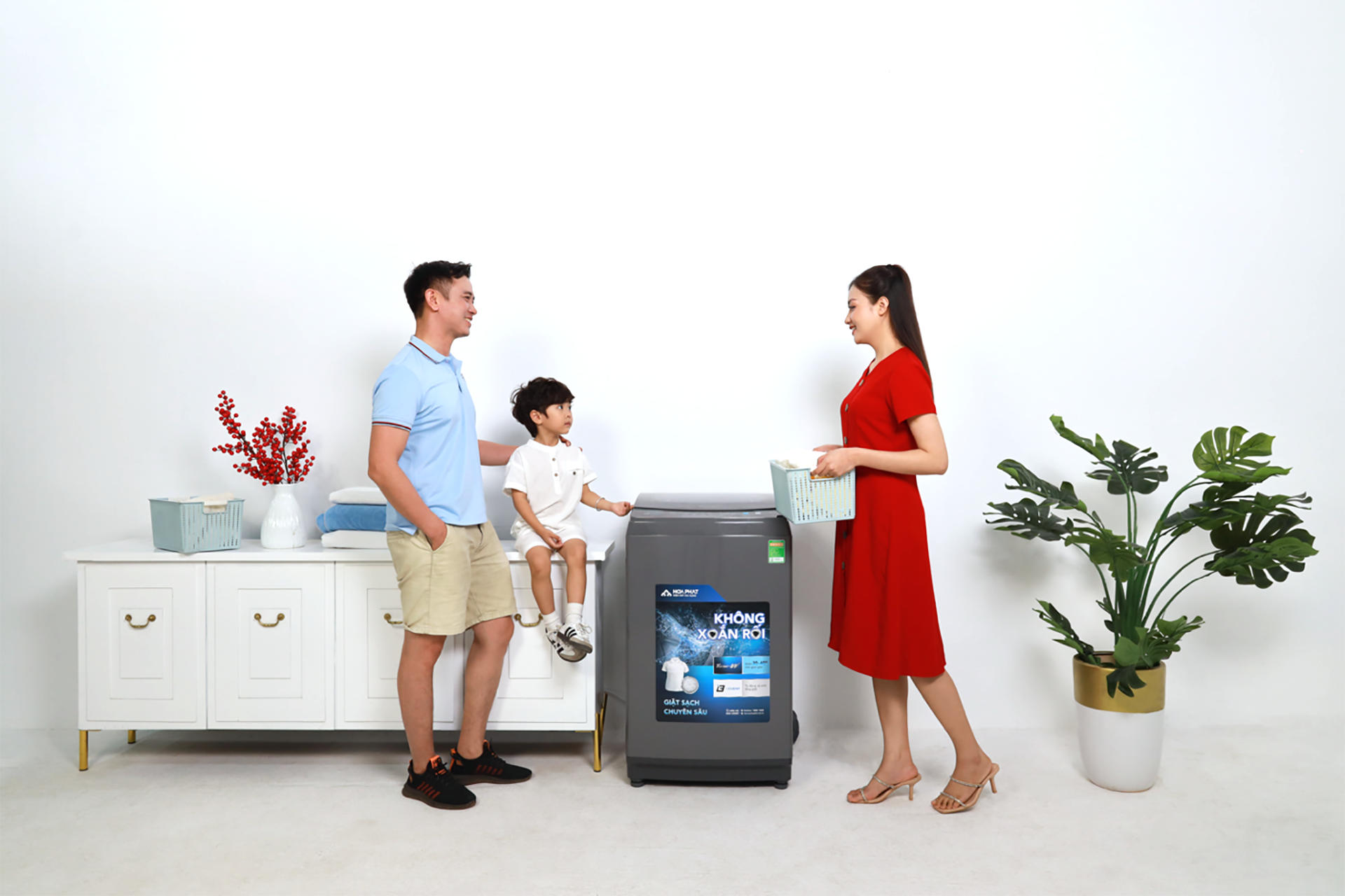 Giặt nhanh, giặt sạch, giặt tiết kiệm, máy giặt Funiki là "trợ thủ giặt giũ" đắc lực của các gia đình Việt (Ảnh: Hòa Phát) Giặt nhanh, giặt sạch, giặt tiết kiệm, máy giặt Funiki là "trợ thủ giặt giũ" đắc lực của các gia đình Việt (Ảnh: Hòa Phát)