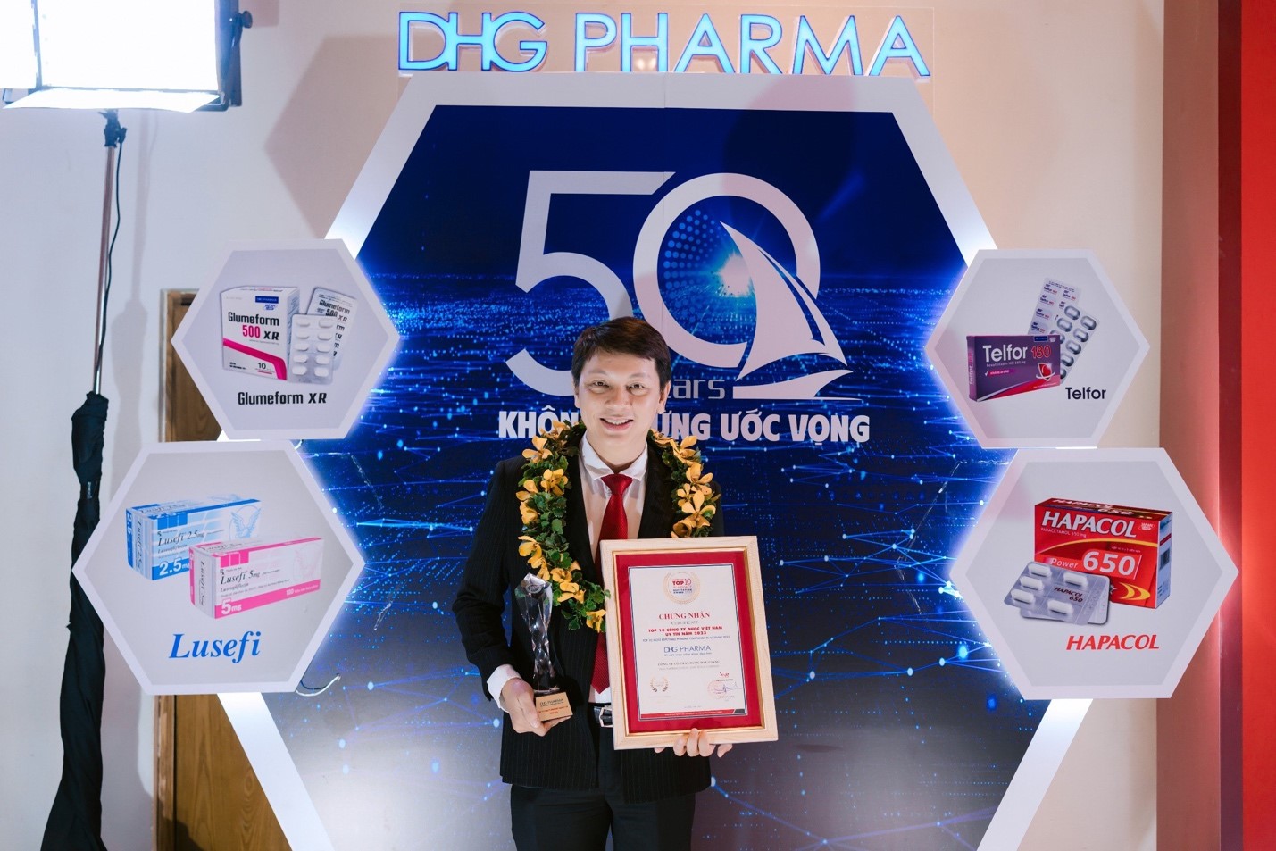 Dược Hậu Giang tiếp tục được vinh danh Top 10 công ty dược Việt Nam uy tín - Ảnh 2.