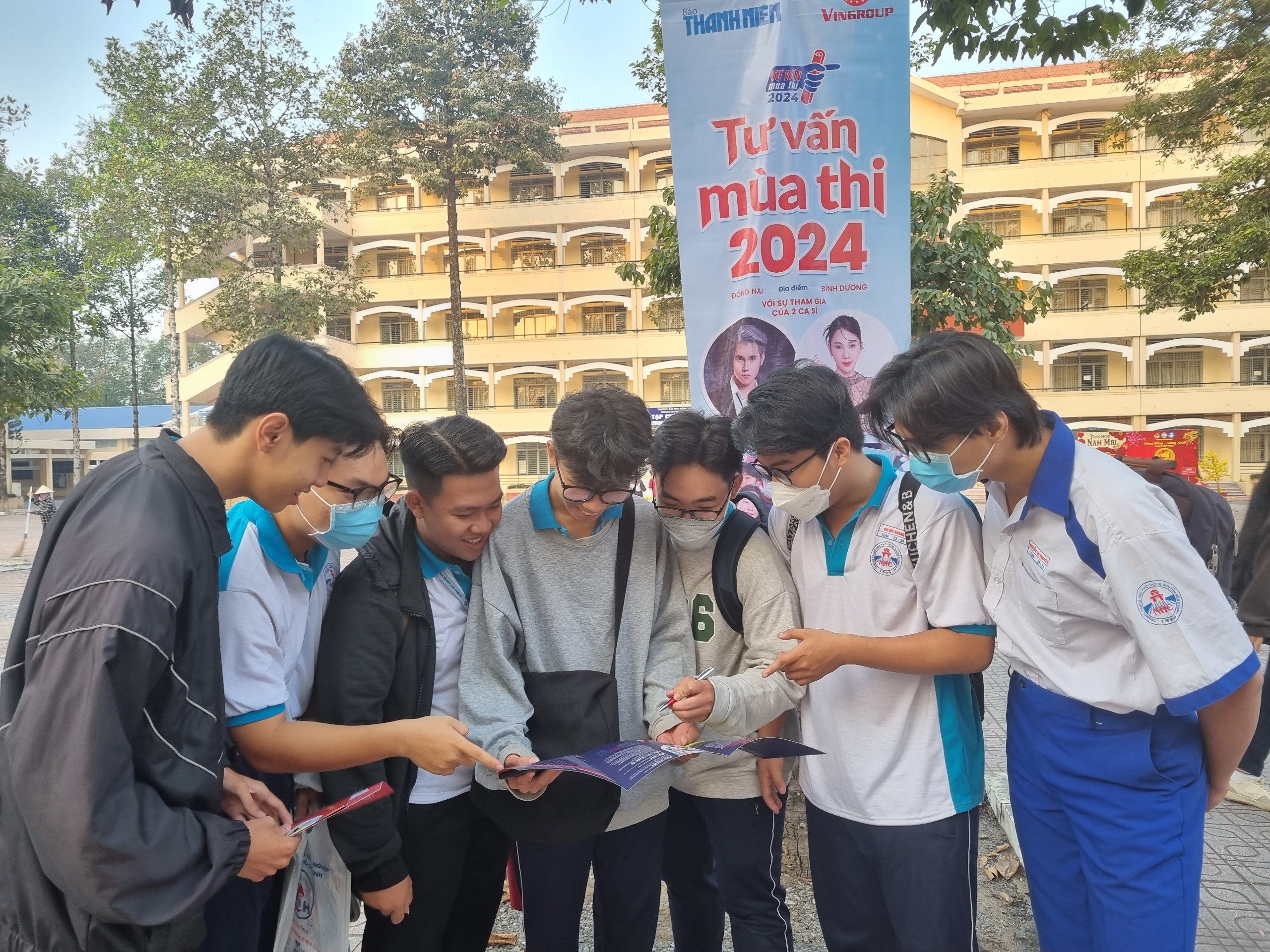 Khai mạc Tư vấn mùa thi 2024: Giải đáp thắc mắc về tuyển sinh vào ĐH- Ảnh 2.