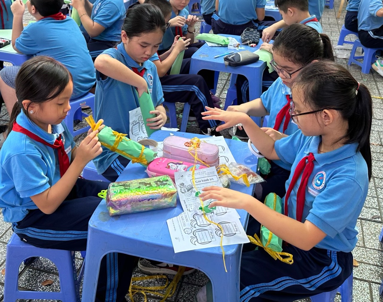 Giao nhiệm vụ thay vì bài tập tết - Ảnh 2.