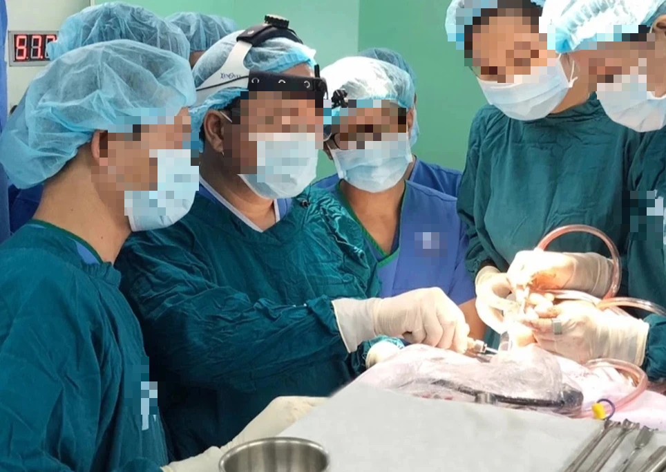 Bệnh viện Vạn Hạnh báo cáo gì về cô gái hôn mê sau phẫu thuật thẩm mỹ?- Ảnh 1. Bệnh viện Vạn Hạnh báo cáo gì về cô gái hôn mê sau phẫu thuật thẩm mỹ?- Ảnh 1.