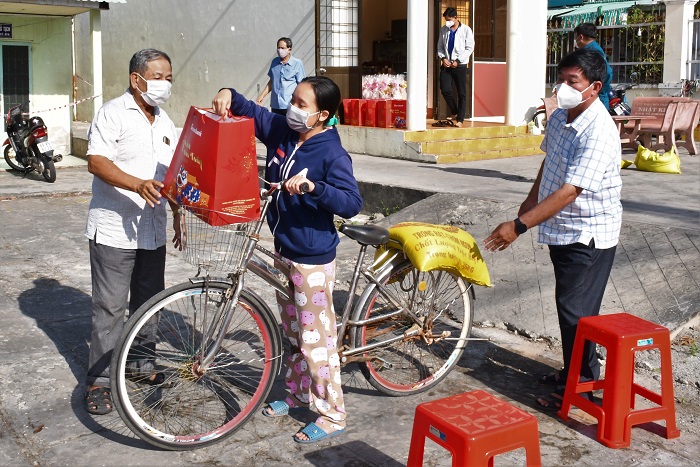 Cà Mau xin không nhận hỗ trợ gạo cứu đói dịp Tết Nguyên đán Giáp Thìn 2024- Ảnh 1. Cà Mau xin không nhận hỗ trợ gạo cứu đói dịp Tết Nguyên đán Giáp Thìn 2024- Ảnh 1.