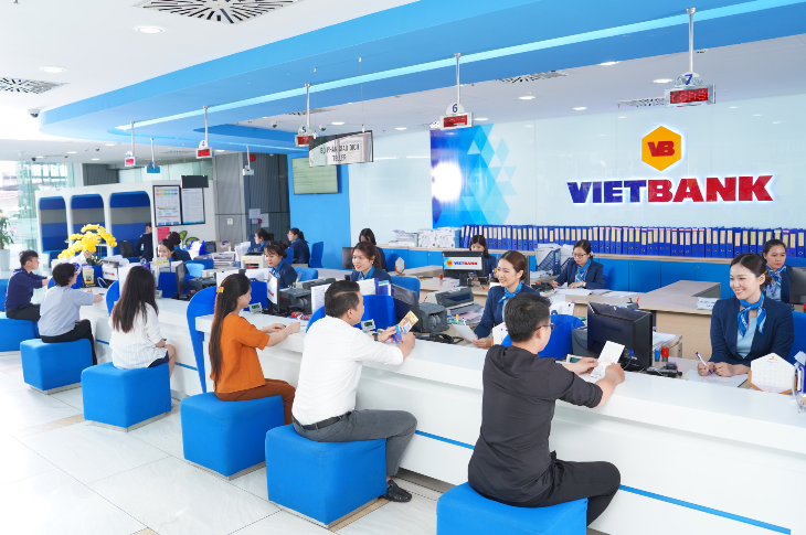 Chủ tịch ngân hàng Vietbank đăng ký mua 7 triệu cổ phiếu trị giá hơn 75 tỉ- Ảnh 1. Chủ tịch ngân hàng Vietbank đăng ký mua 7 triệu cổ phiếu trị giá hơn 75 tỉ- Ảnh 1.
