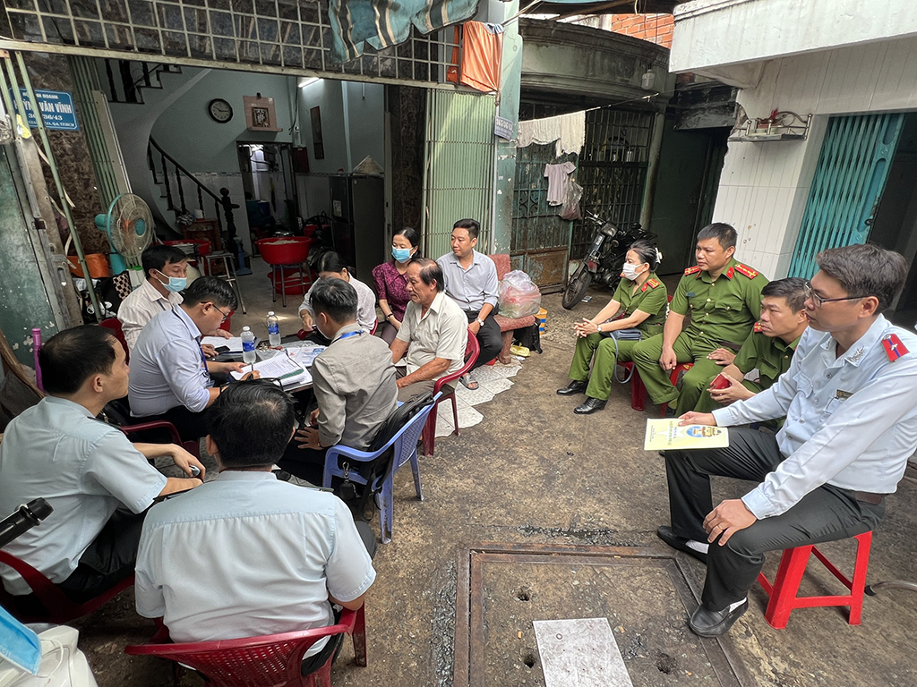 Chung tay chặn thực phẩm bẩn tuồn ra thị trường- Ảnh 1. Chung tay chặn thực phẩm bẩn tuồn ra thị trường- Ảnh 1.