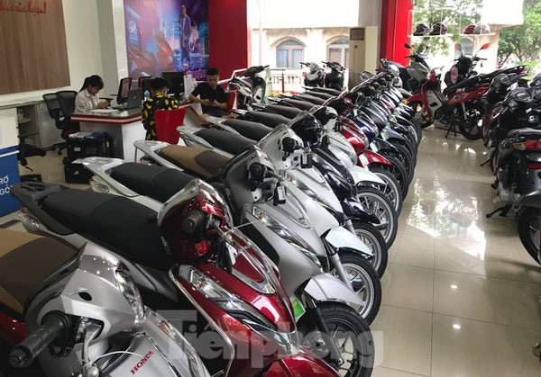 Doanh số bán giảm sâu, xe máy xăng thoái trào? Doanh số bán giảm sâu, xe máy xăng thoái trào?