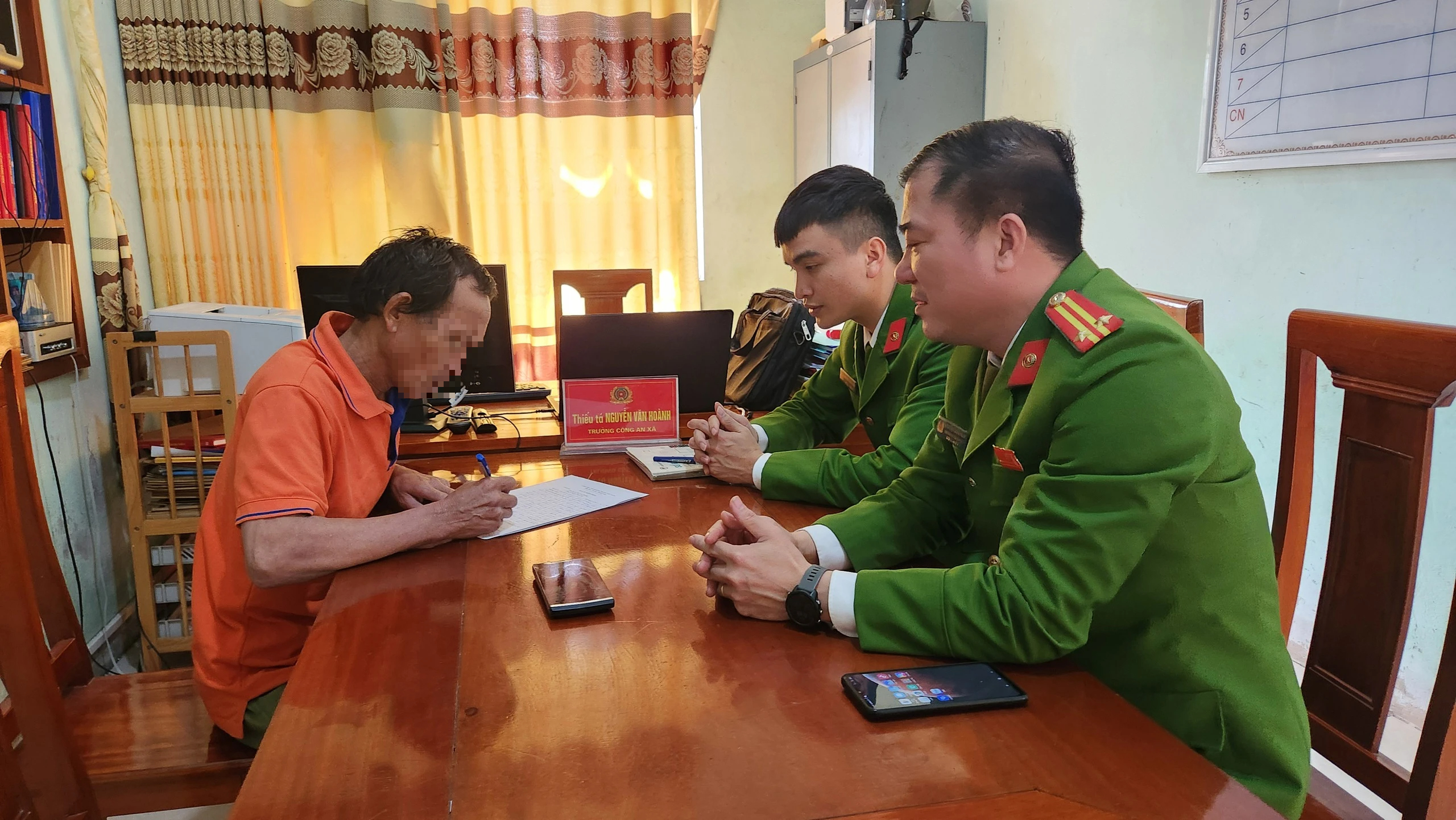 Không phạt nồng độ cồn bác thợ xây ở Hà Tĩnh: Để hướng đến thiện lành?- Ảnh 2. Không phạt nồng độ cồn bác thợ xây ở Hà Tĩnh: Để hướng đến thiện lành?- Ảnh 2.