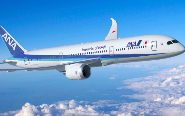 Nhật Bản: Nứt cửa sổ buồng lái giữa trời, máy bay chở 65 người quay đầu Nhật Bản: Nứt cửa sổ buồng lái giữa trời, máy bay chở 65 người quay đầu
