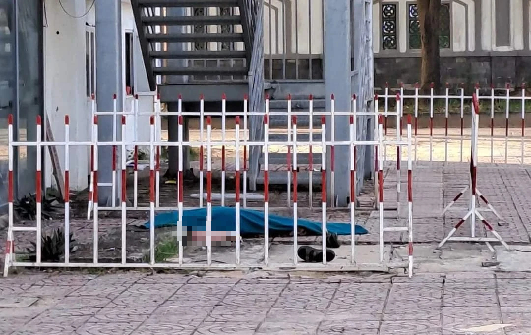 Quảng Bình: Phát hiện thi thể một phụ nữ trong khuôn viên bệnh viện- Ảnh 1. Quảng Bình: Phát hiện thi thể một phụ nữ trong khuôn viên bệnh viện- Ảnh 1.