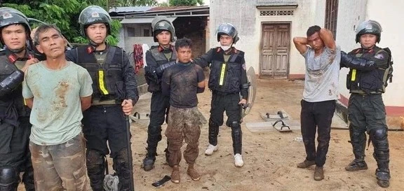 Sáng nay xét xử vụ án khủng bố tại Đắk Lắk- Ảnh 1. Sáng nay xét xử vụ án khủng bố tại Đắk Lắk- Ảnh 1.
