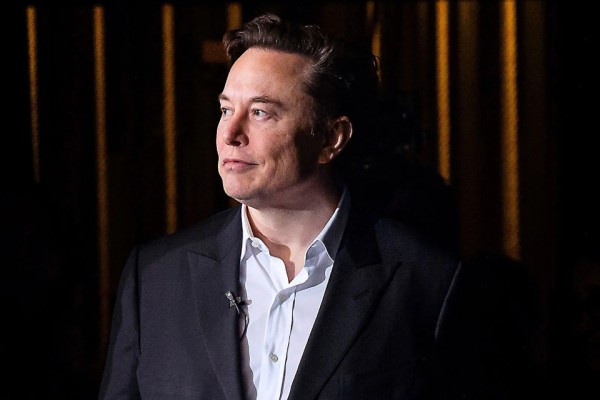 SpaceX và Tesla đau đầu vì Elon Musk bị cáo buộc sử dụng ma túy